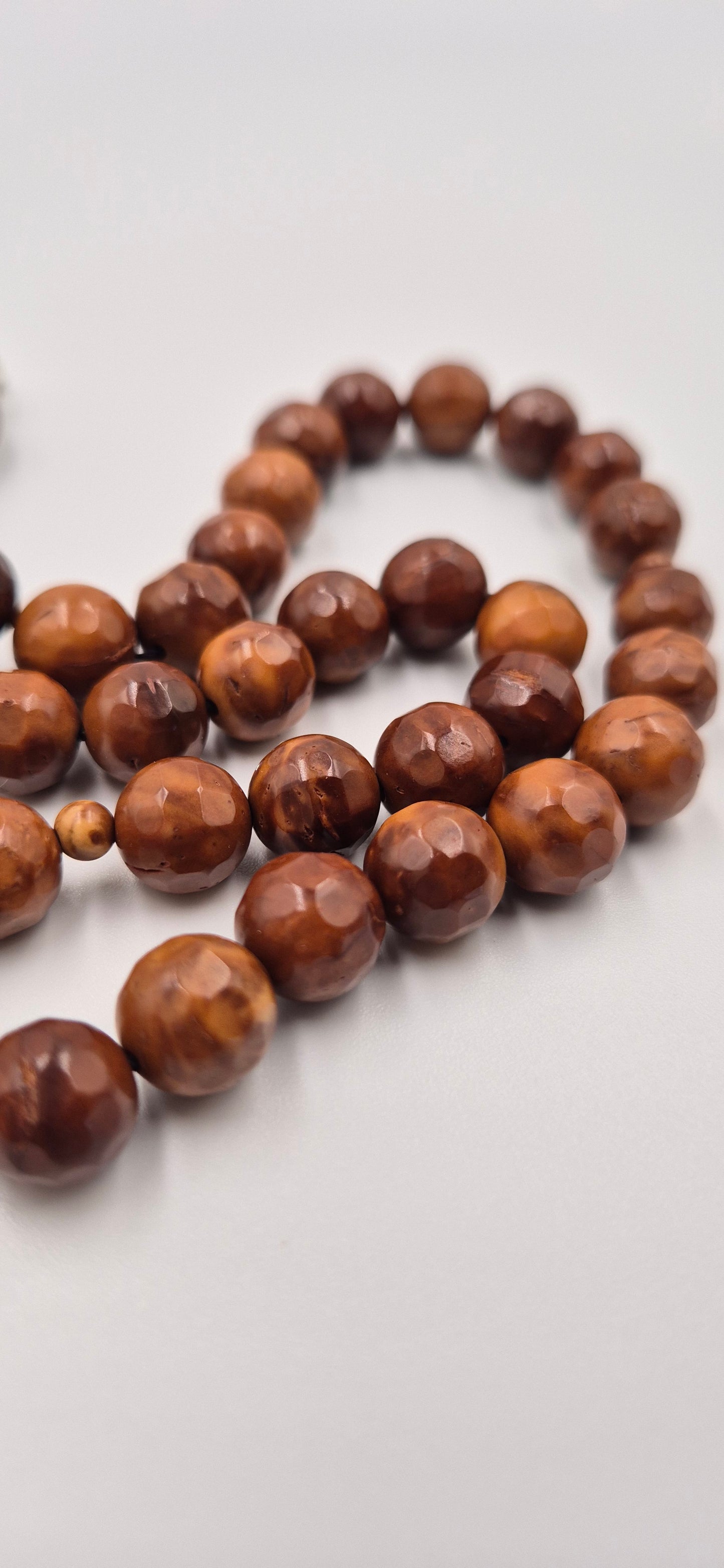 Earthborn Narjil - 33 Beads Mesbah